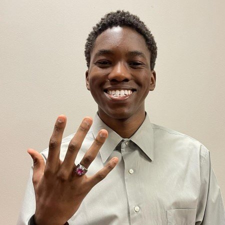 &lsquo;"I&rsquo;m really stoked about my class ring. It&rsquo;s awesome how I could customize completely. It&rsquo;s a great reminder of high school, and I know I&rsquo;ll keep it for years.&rdquo; -Devin B.